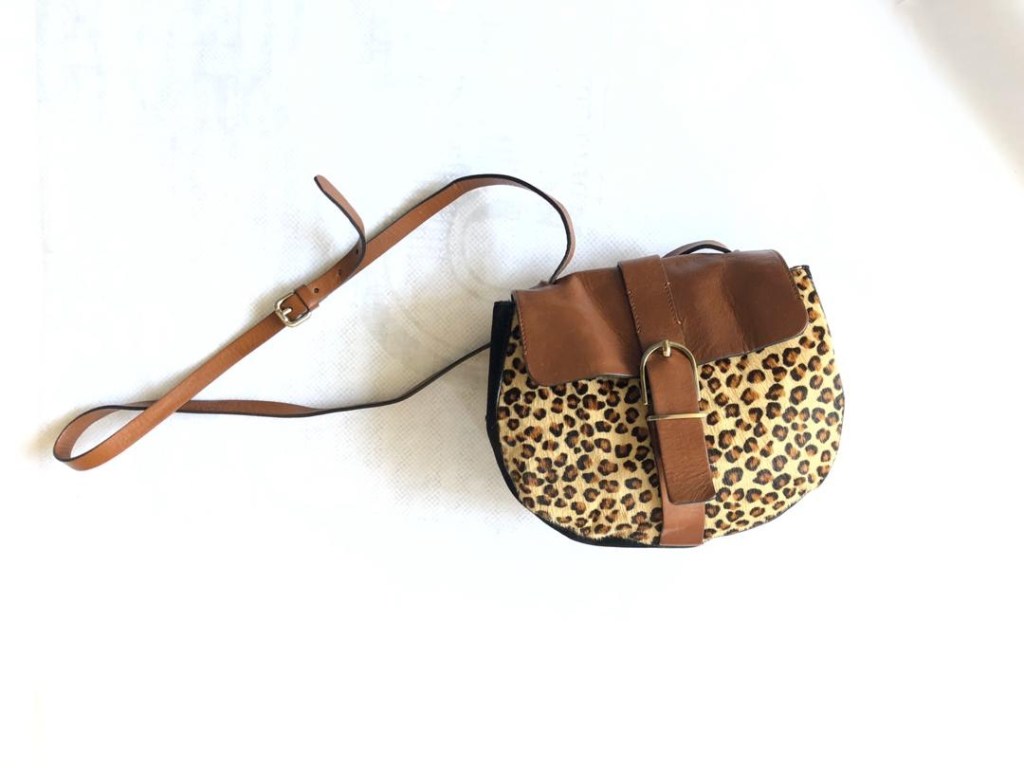 I have always loved small bags. I find them cute and easy to handle. 